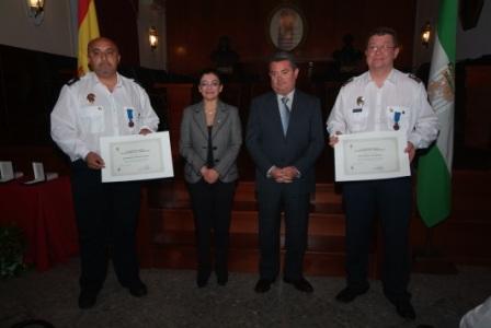 El Ayuntamiento reconoce la labor de servicio de los voluntarios de la agrupación local de Protección Civil 1