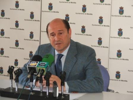 El alcalde insiste en que el POTA y el POTSURCO asfixian la capacidad de crecimiento de Montilla 1