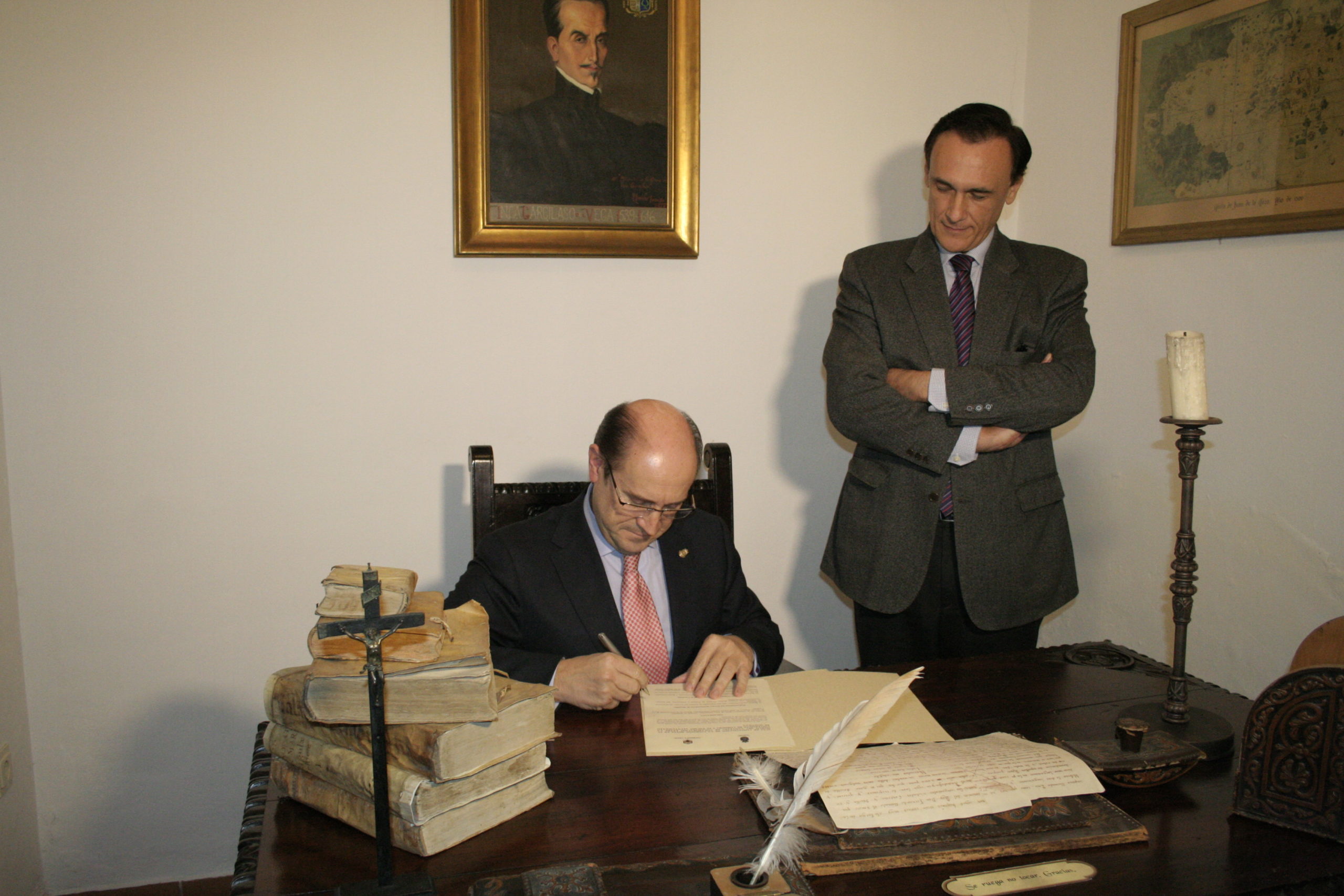 El Ayuntamiento y la Universidad firman el convenio para crear una Comisión Mixta de cara al IV Centenario de la muerte del Inca Garcilaso 1