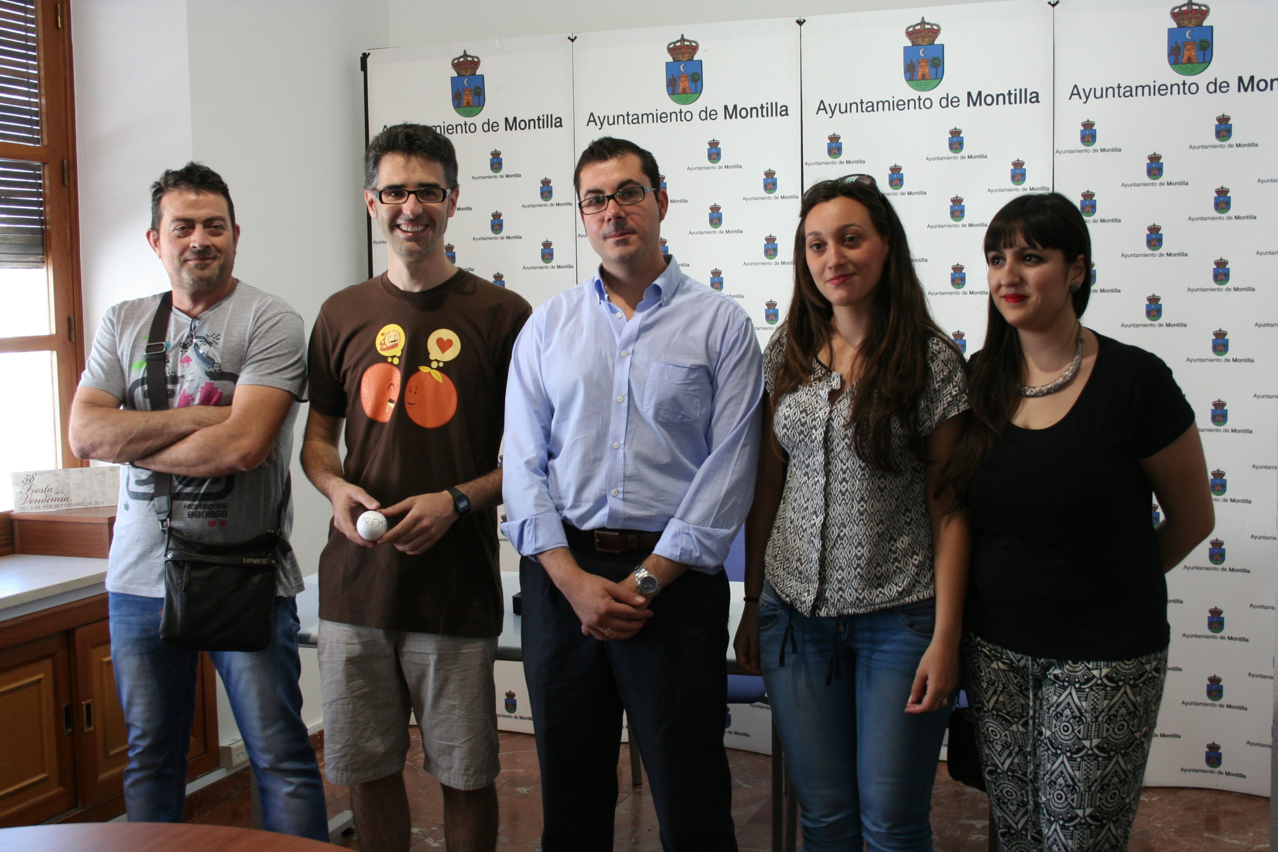 Tras un empate, se sortea el premio del concurso "Disfruta de la Noche Blanca montillana" 1