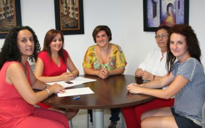 La directora del IAM Córdoba visita el Centro de Información a la Mujer de Montilla