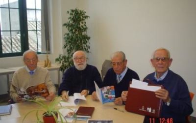 El Programa Menudos Abuelos continúa en los institutos de Secundaria tras pasar por los colegios