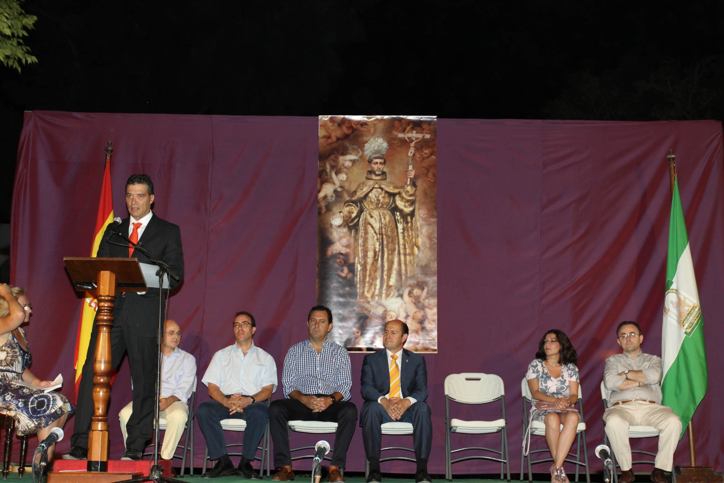 Ureña homenajea a históricos del fútbol montillano en su pregón de la Feria de El Santo 2011 1