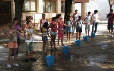 El Ayuntamiento inculca a los niños el amor por el arte de la venencia