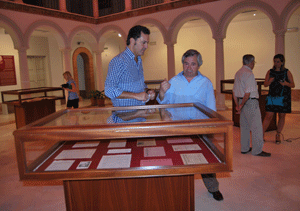 La Casa de las Aguas exhibe documentos populares sobre San Juan de Ávila impresos en la Montilla del siglo XX 1