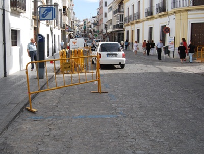 La calle Puerta de Aguilar se cierra al tráfico por obras 1
