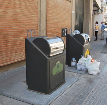 El Ayuntamiento de Montilla instalará una decena de contenedores de superficie en el turno de esta noche 1