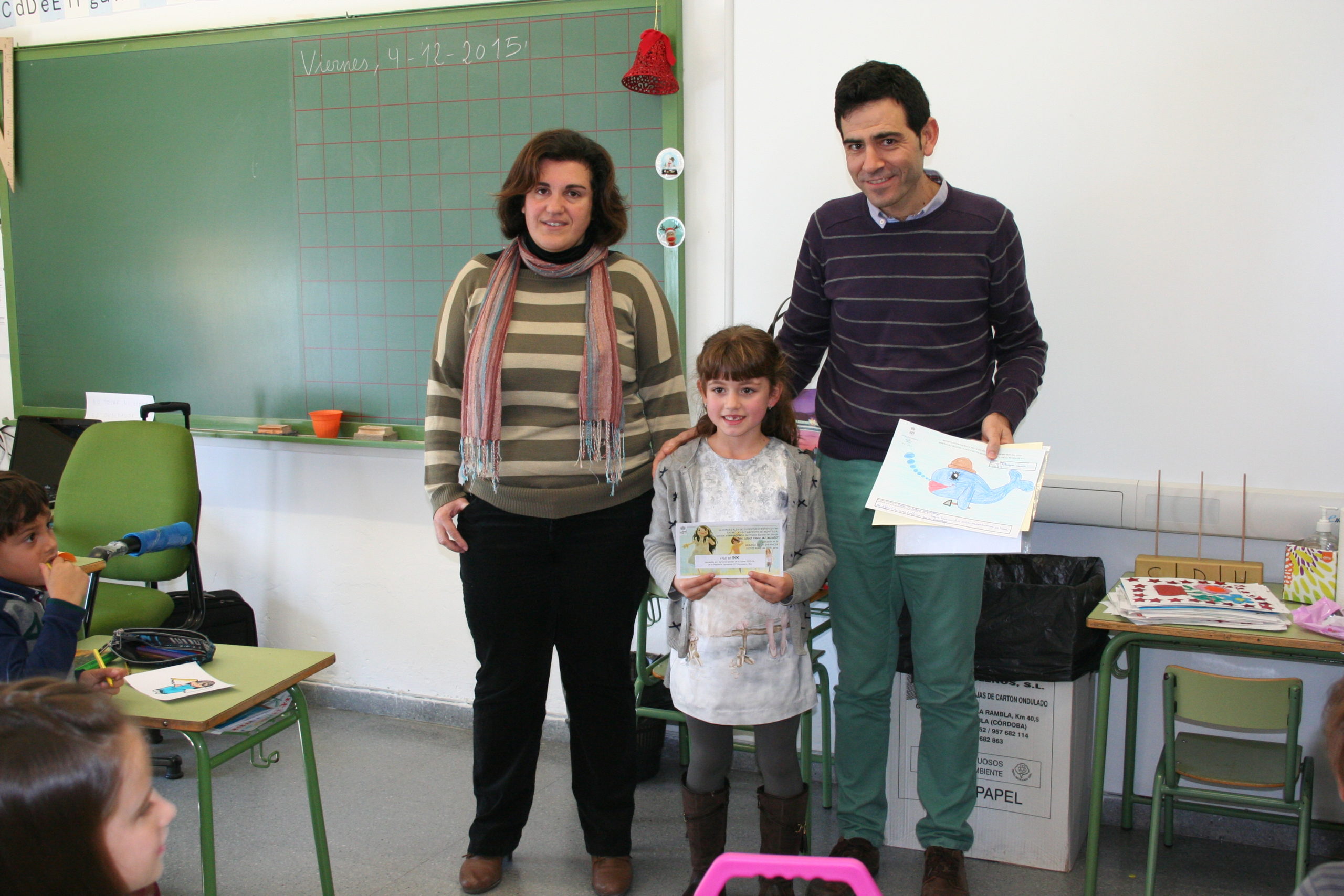 Saray Rodríguez recibe el premio como ganadora del concurso “Un logo para mi museo” 1