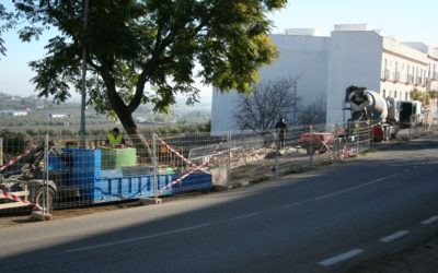 Obras de urbanización de dos puntos de acerado en Avda. Marqués de la Vega de Armijo