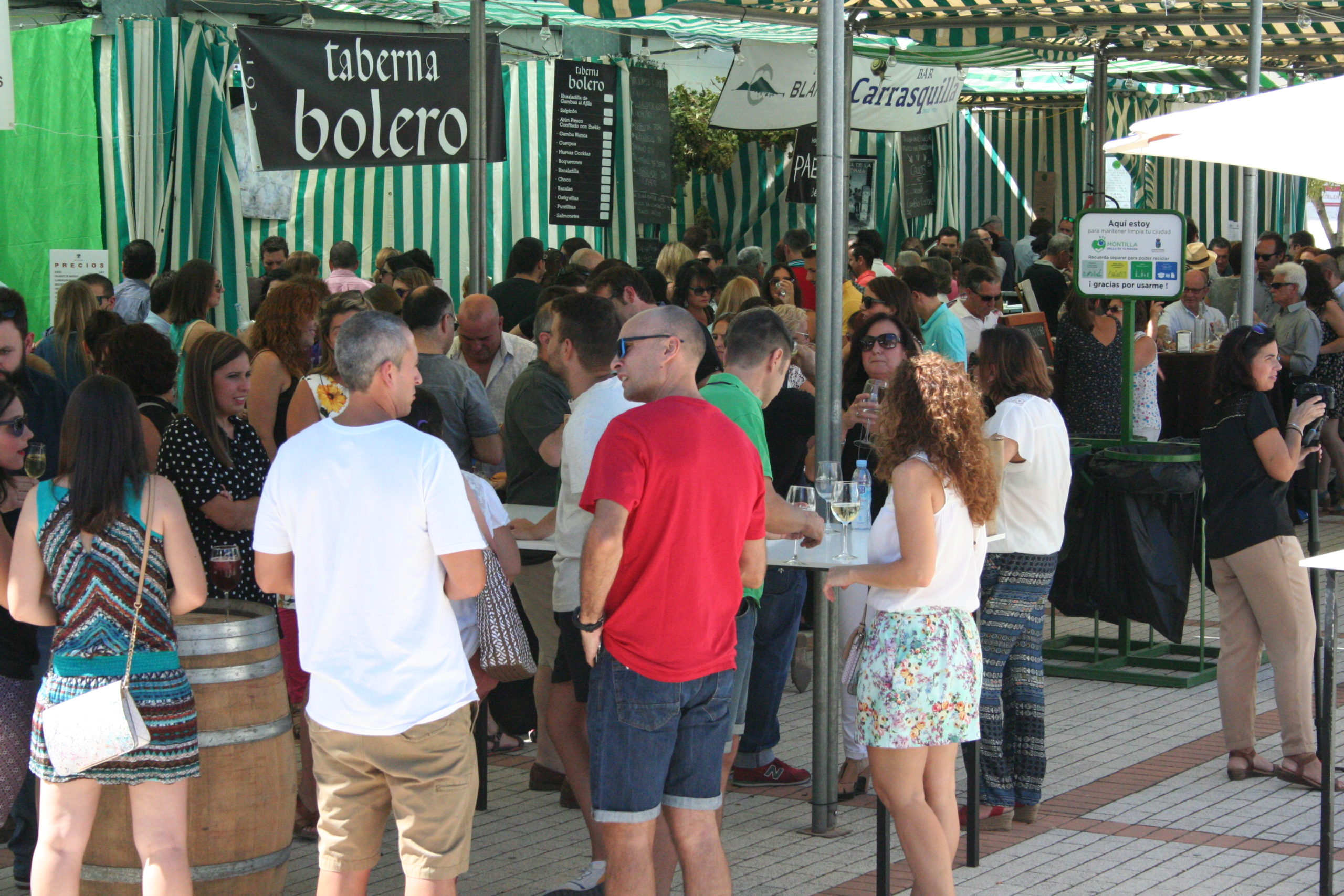 Expositores y público valoran positivamente el cambio de escenario en la Fiesta del Vino y la Tapa 1