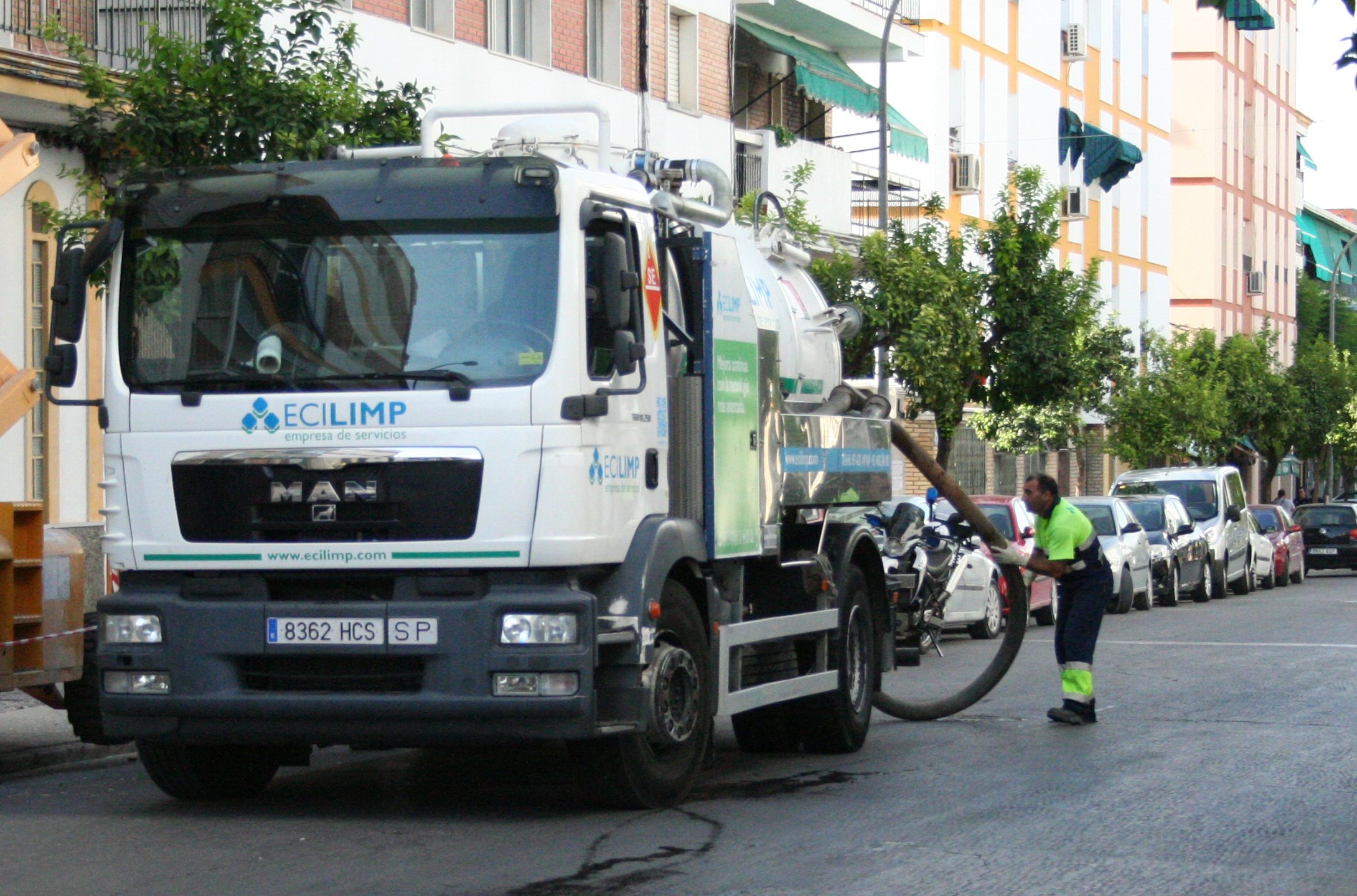 El Ayuntamiento intensifica los trabajos de limpieza de imbornales de cara al inicio de las lluvias otoñales 1