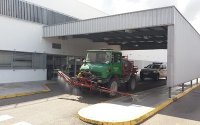 La colaboración de agricultores y empresas agrícolas de Montilla posibilita la desinfección de las calles desde el comienzo del estado de alarma