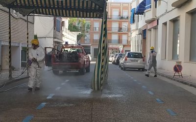 El Ayuntamiento de Montilla refuerza las desinfecciones en la vía pública con la colaboración del Consorcio Provincial de Bomberos