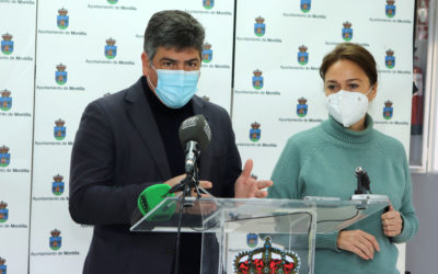 Rafael Llamas y Ana Rodríguez presentan el borrador de las cuentas municipales para 2022