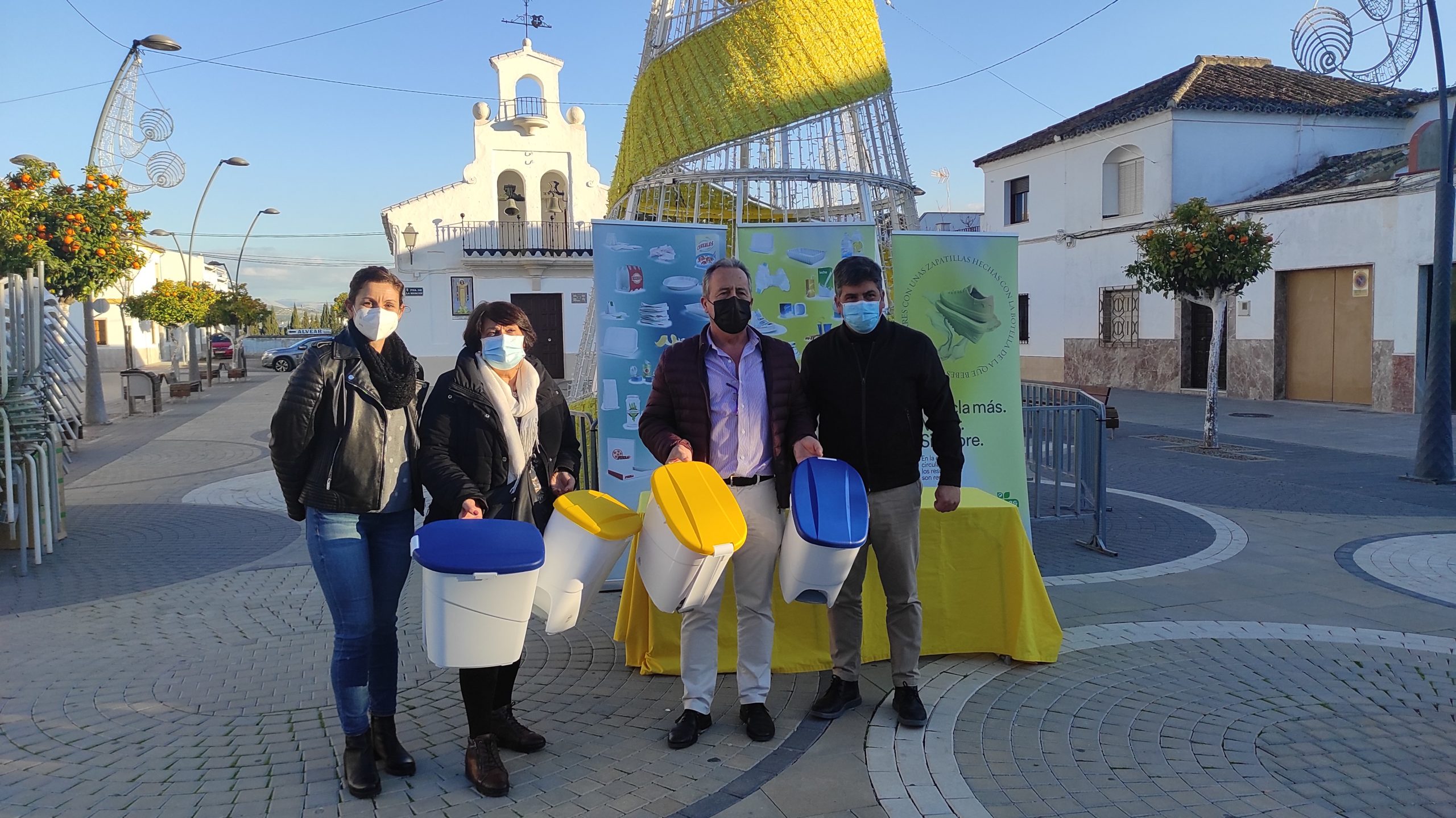 Entrega de premios en la Plaza de la Merced de la campaña de reciclaje.