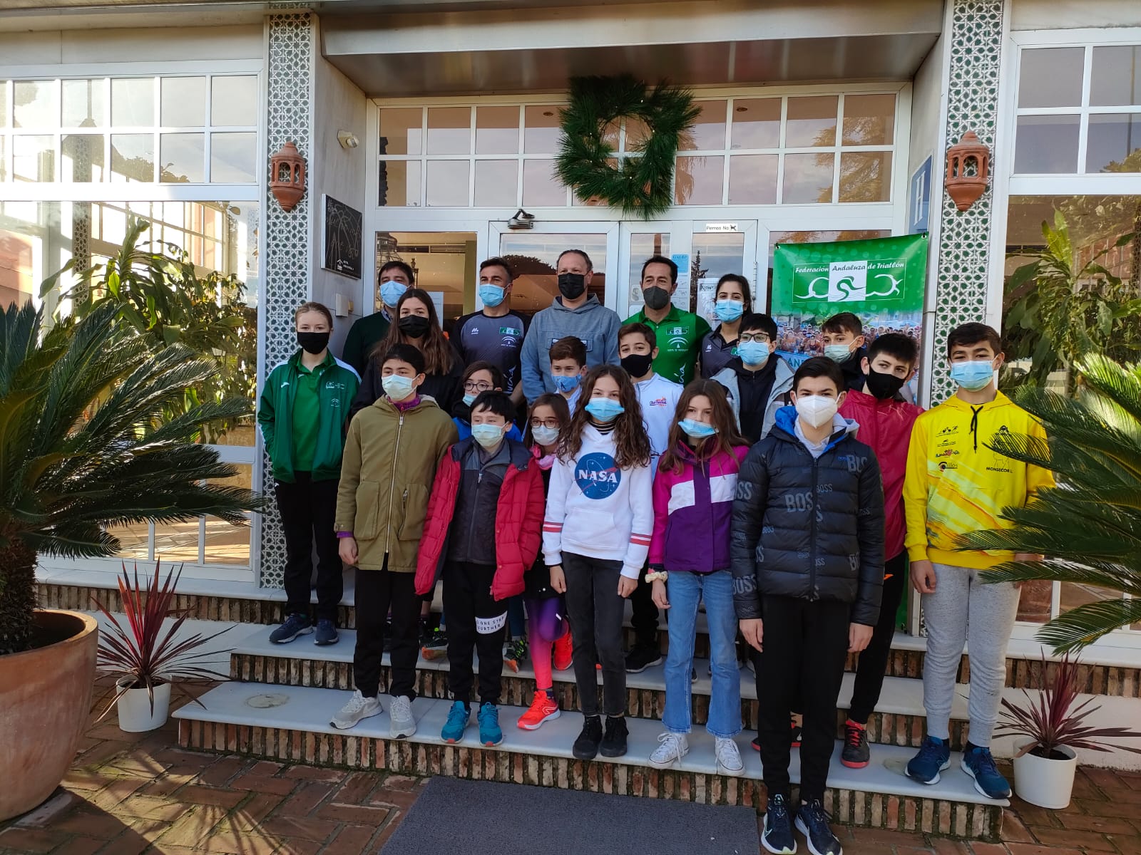 Participantes del I Campus de la Federación Andaluza de Triatlón en el hotel Don Gonzalo