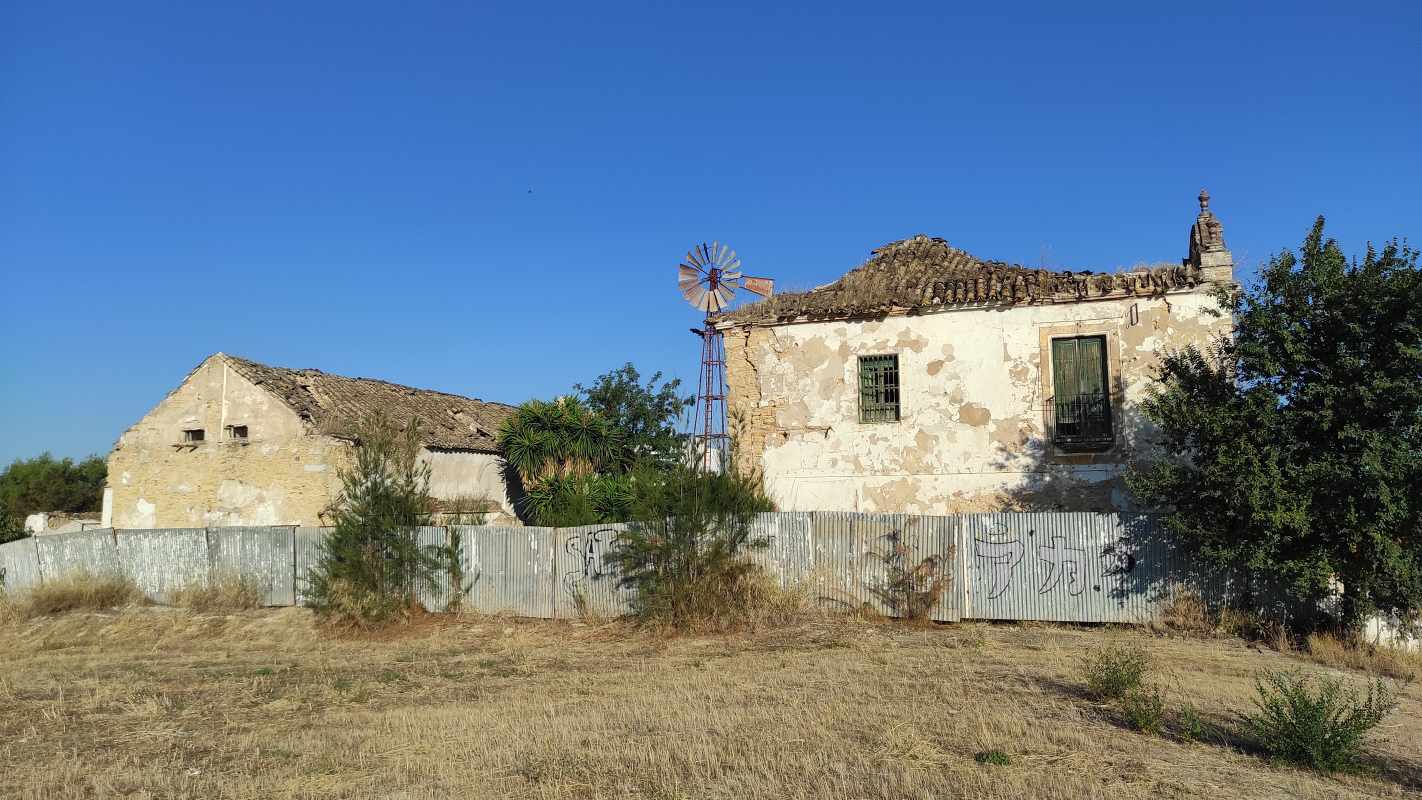 El edificio histórico El Parador.