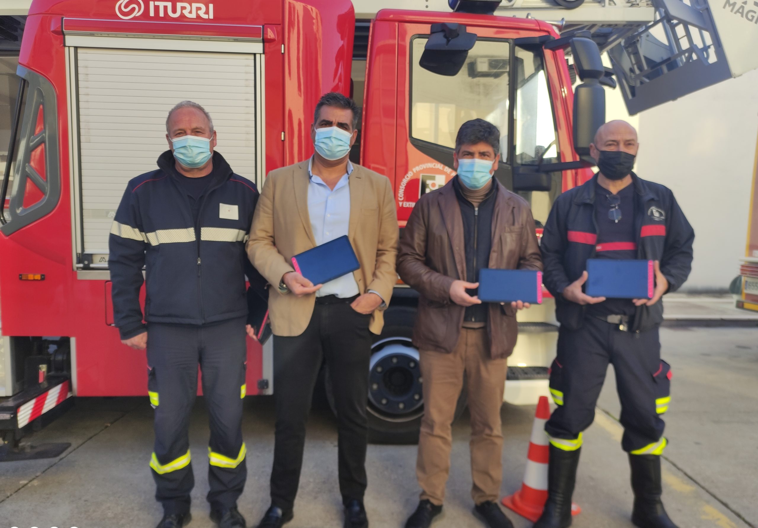 Entrega de nuevas tables en el Parque de Bomberos