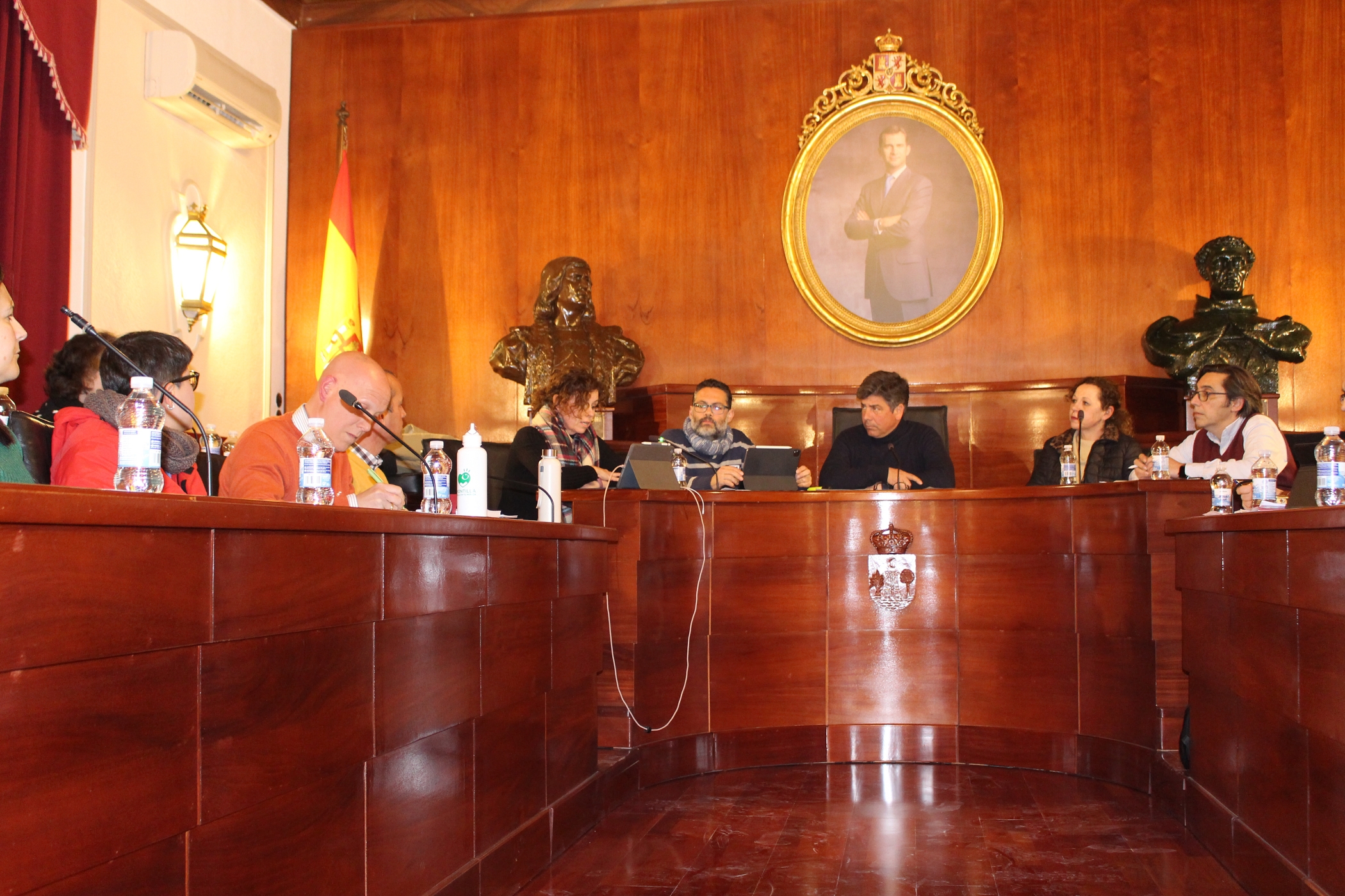 La Teniente de alcalde Raquel Casado explica al Pleno del 1 de febrero de 2023 el contenido del convenio con la comunidad energética