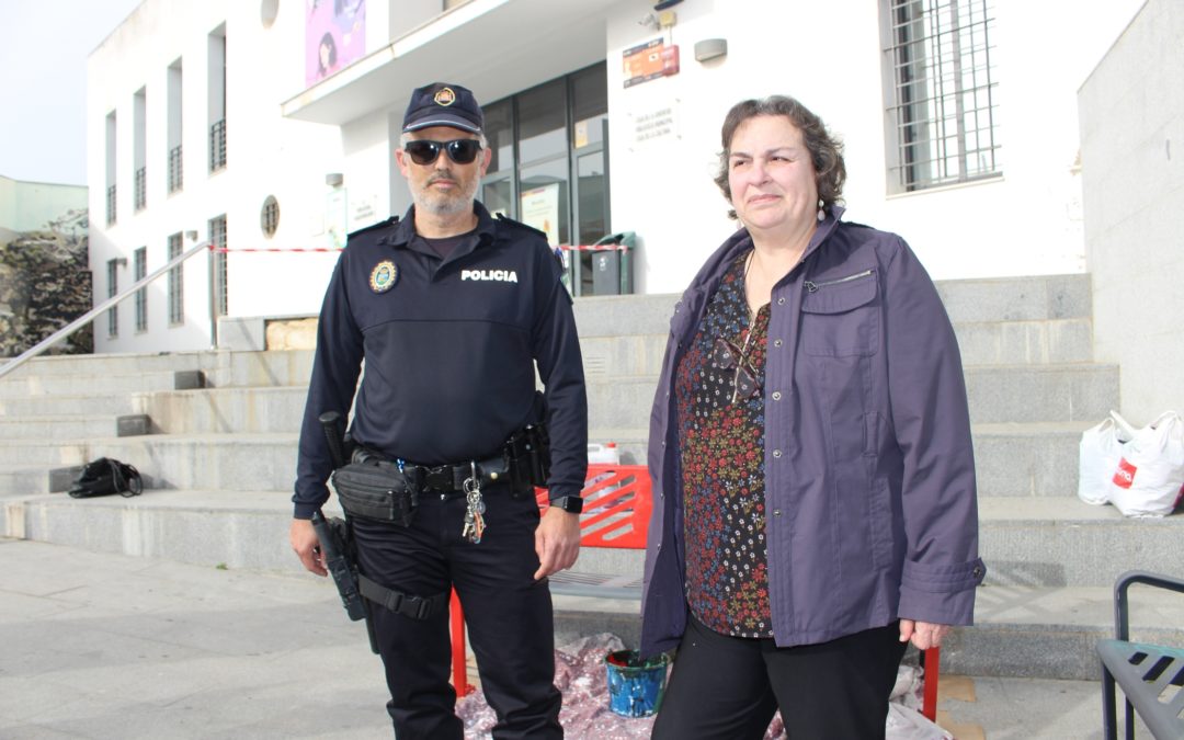 Montilla se suma a la campaña Bancos Rojos contra la Violencia de Género