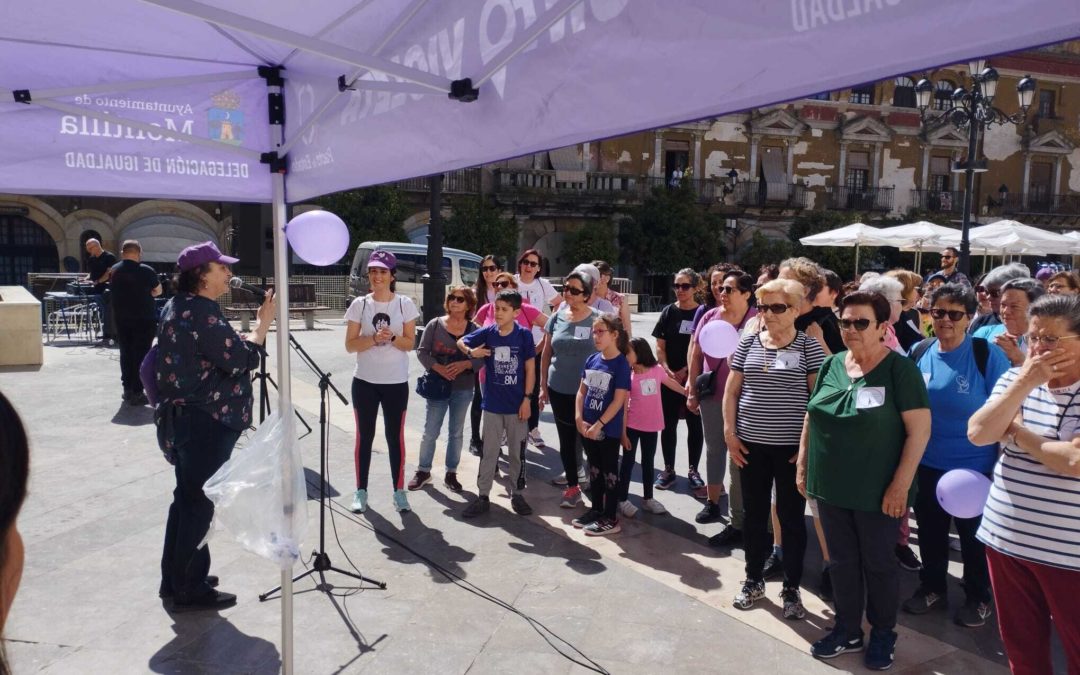 Más de 250 personas acudieron a la I Marcha por la Igualdad y contra la Violencia de Género