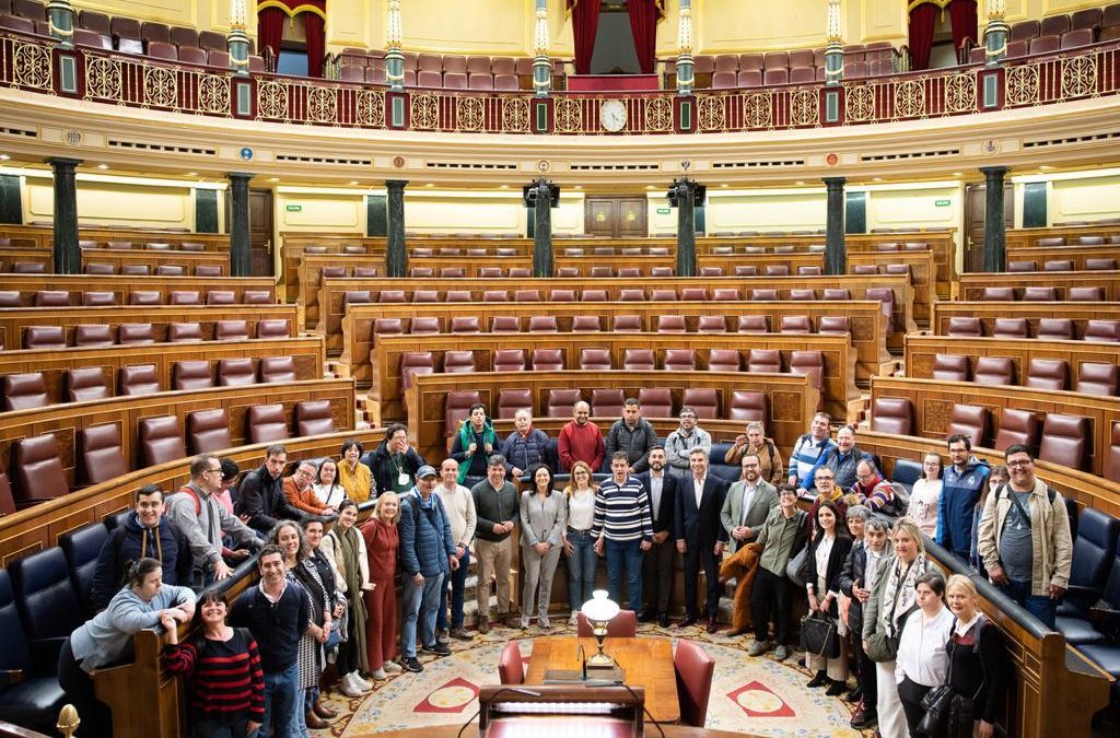 El Ayuntamiento acompaña a Futuro Singular en su visita al Congreso