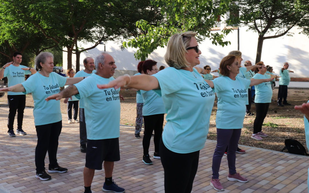 Los usuarios del programa ‘Tu salud en forma’ conocen el parque biosaludable de la Rejoya