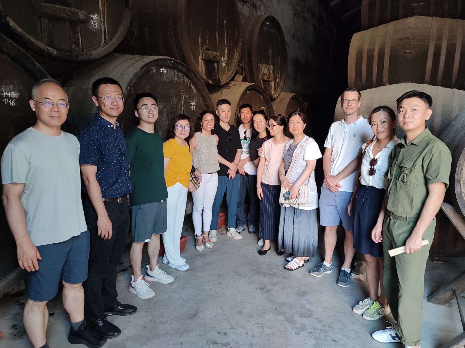 Touroperadores chinos visitan bodegas en Montilla acompañados por concejal de Turismo