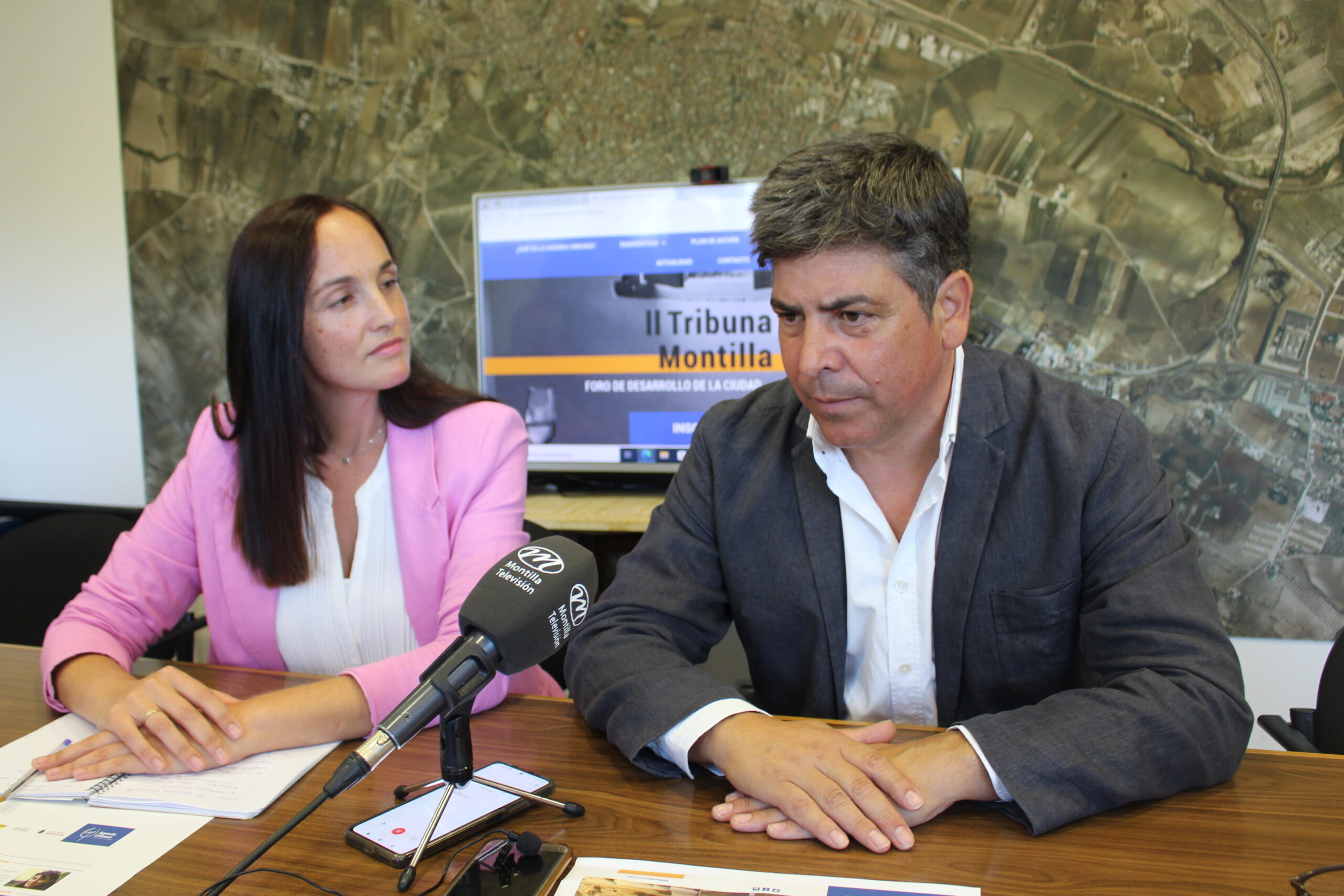El alcalde y la 1ª Teniente de alcalde presentan la II Tribuna Montilla