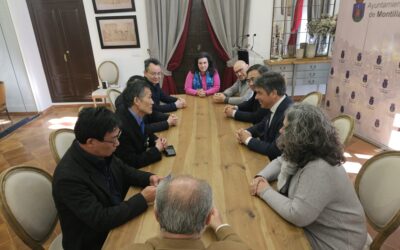 El Ayuntamiento recibe a una comitiva de representantes políticos de la provincia china Jiangxi en su visita a Montilla