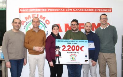 AMFIMO recibe un cheque de Cordoclicks por valor de 2.200 euros recaudados en el Belén Solidario