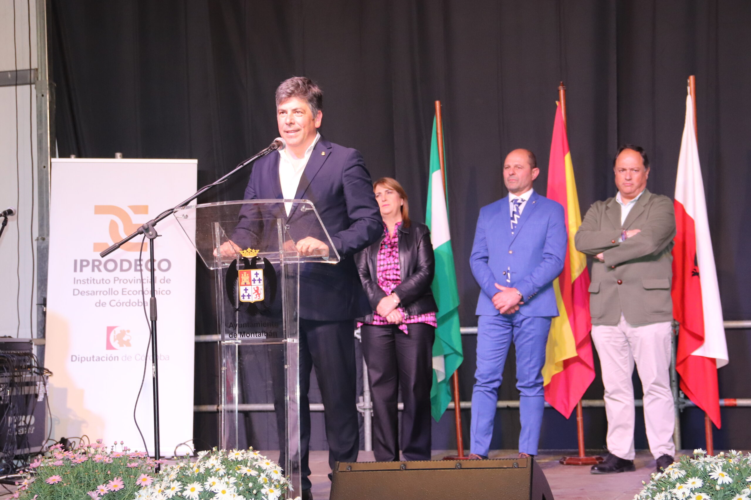 Rafael Llamas participa en la inauguración de la Feria Vino Tinaja de Montalbán