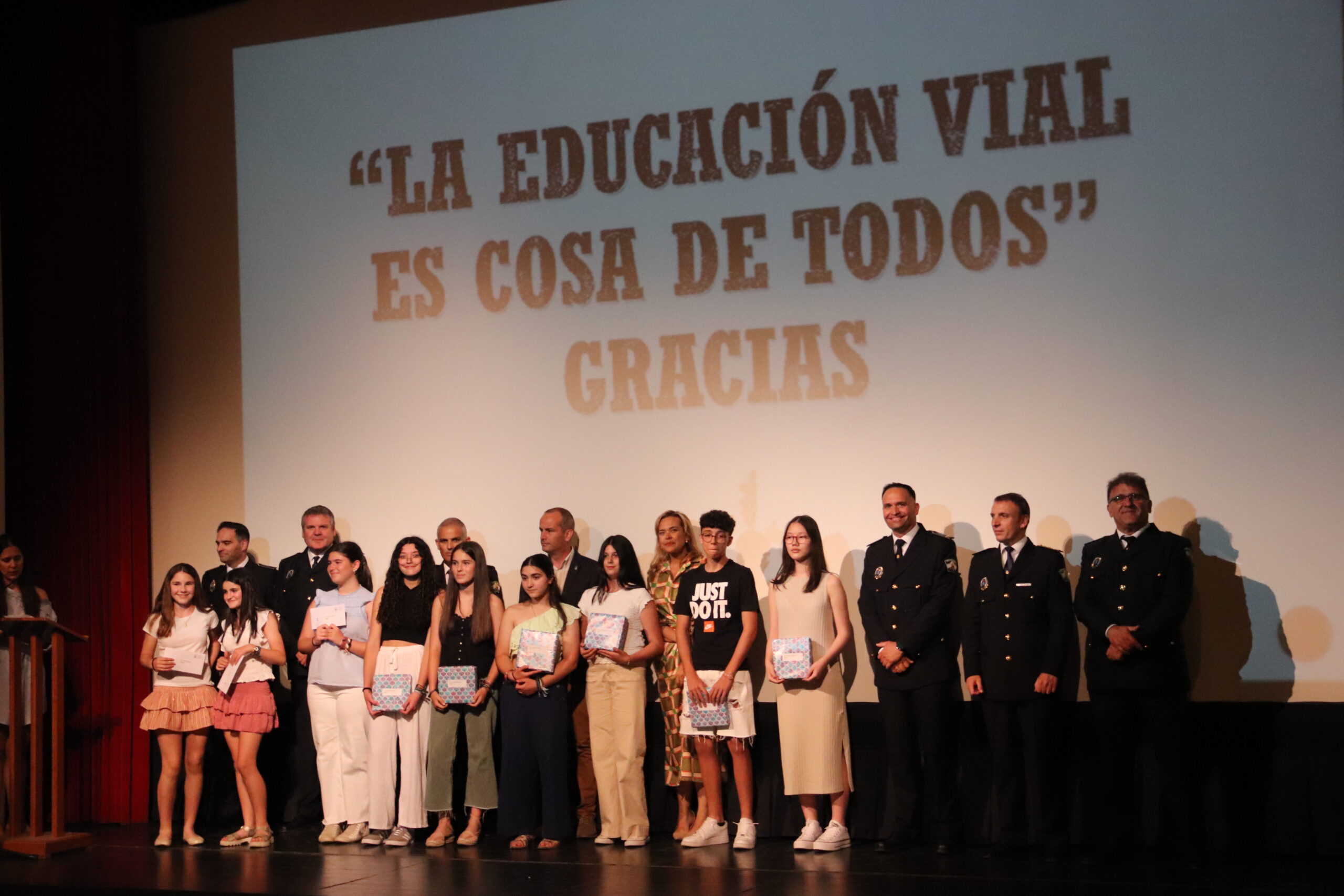 Premios otorgados a participantes de 2º ESO en Educación Vial