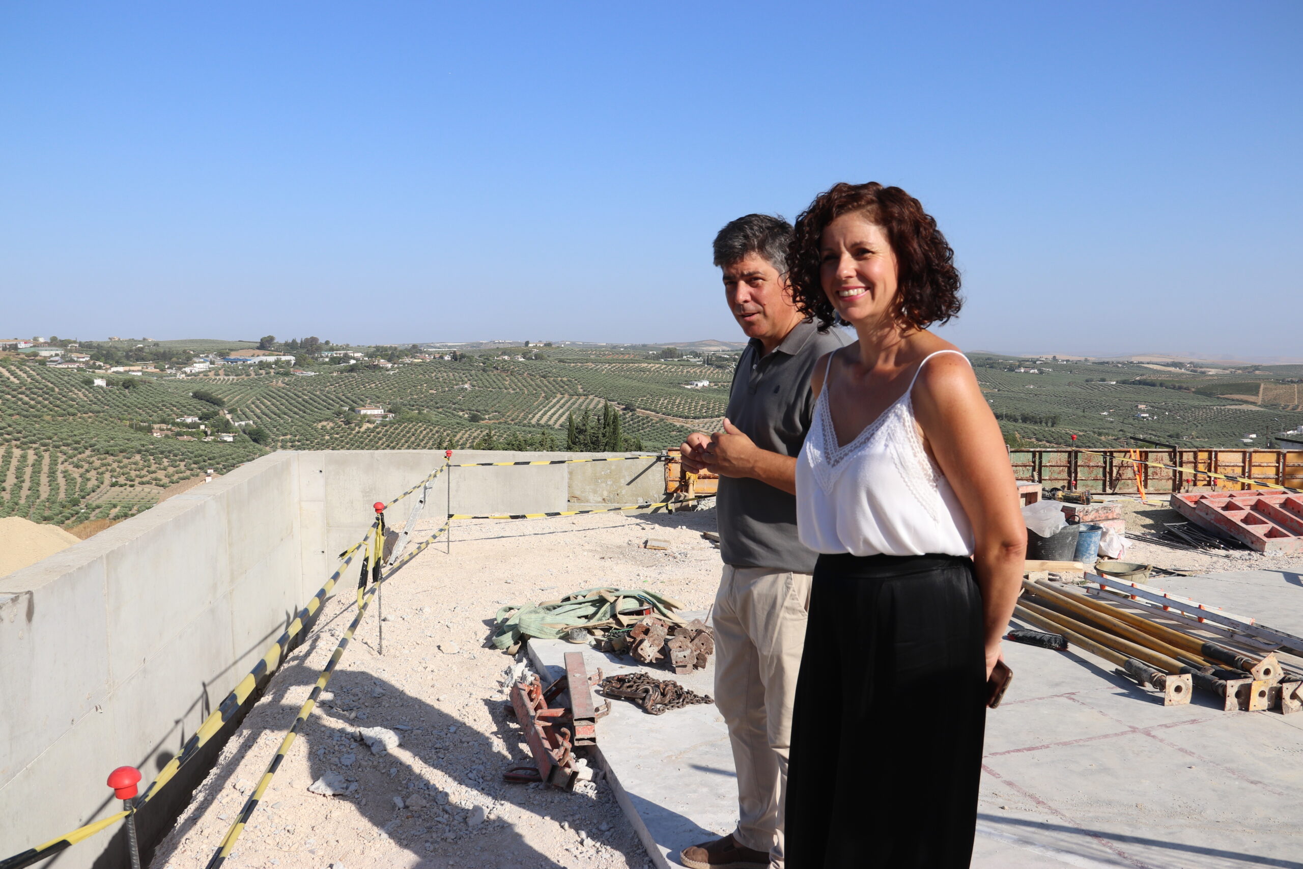 Rafael Llamas y Raquel Casado visitan las obras del CEIP San José